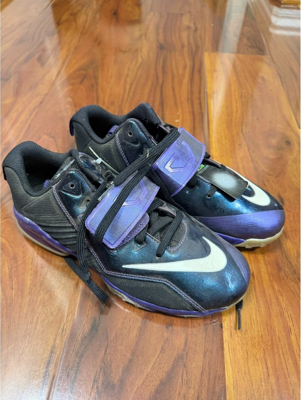 Nike CJ Trainer 2 Purple Glow Athletic Shoes 685351-001 Grade School Size 6Y